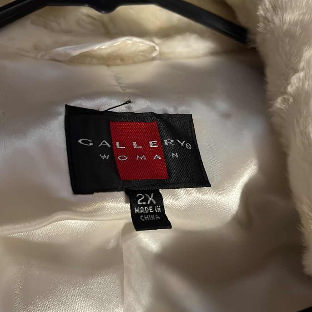 Fur Jacket - Picture 5 of 5